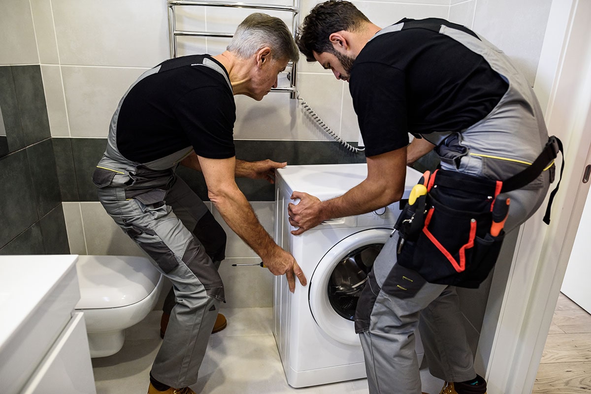 Warum Sie Ihre Waschmaschine von einem Fachmann anschliessen lassen sollten?